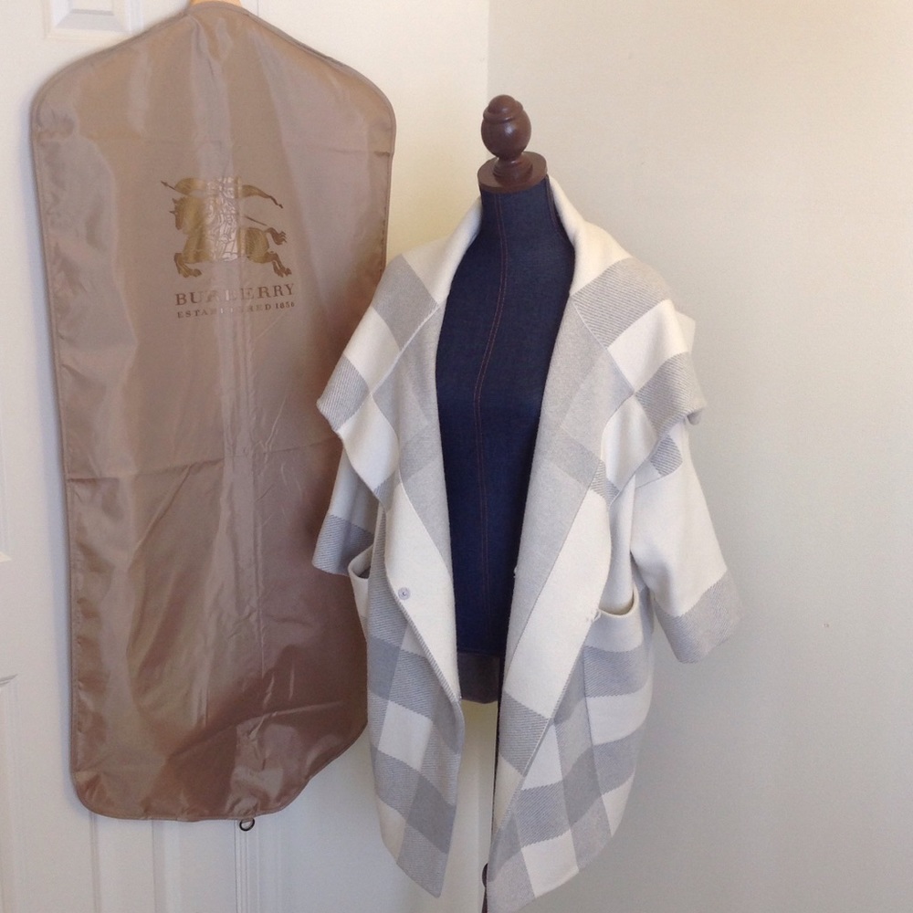 Burberry cashmere cape - Picture 1 of 3